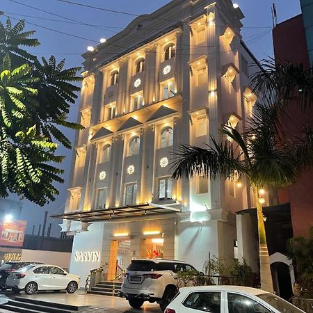 Hotel Sarvin Lucknow Exteriör bild